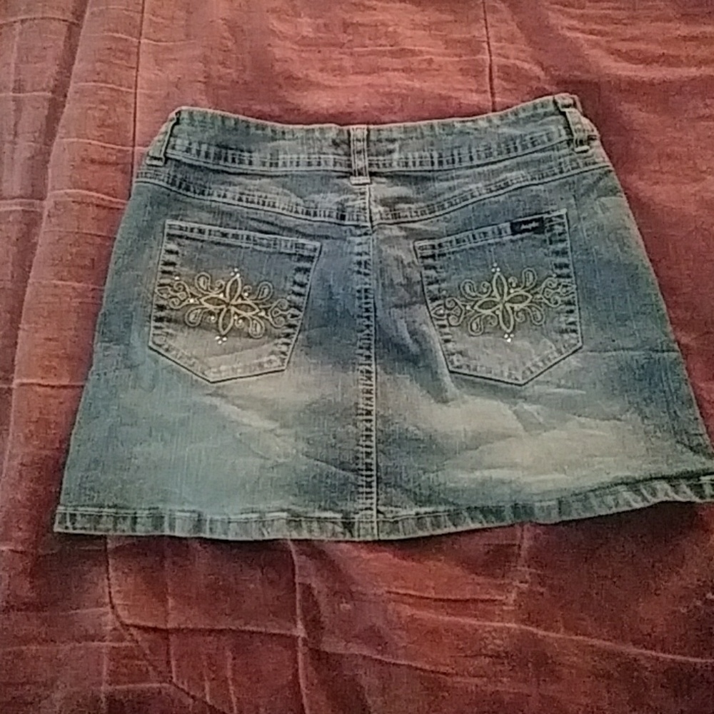 Skirt - Picture 2 of 2